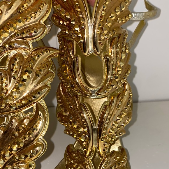 Giuseppe Zanotti‘s ‘Cruel’ sandals with crystal-embellished wings. - Picture 2 of 5